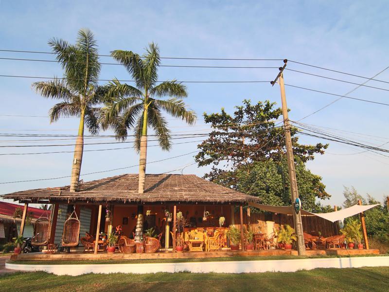 Sunset Lounge Hotel Sihanoukville Exterior photo